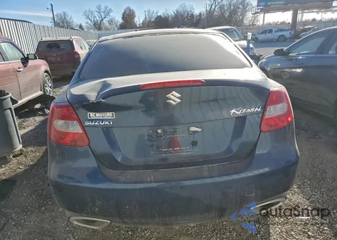 2013 Suzuki Kizashi Se z USA, uszkodzony, nr VIN JS2RE9A3XD6100282